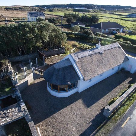 Storytellers Cottage Ballycotteen ภายนอก รูปภาพ